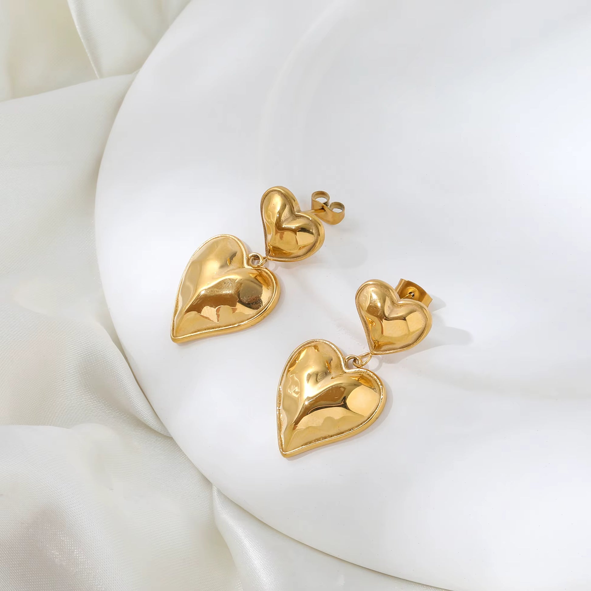 Amore Duo Drops by Lumé Lumé, third alternate product view