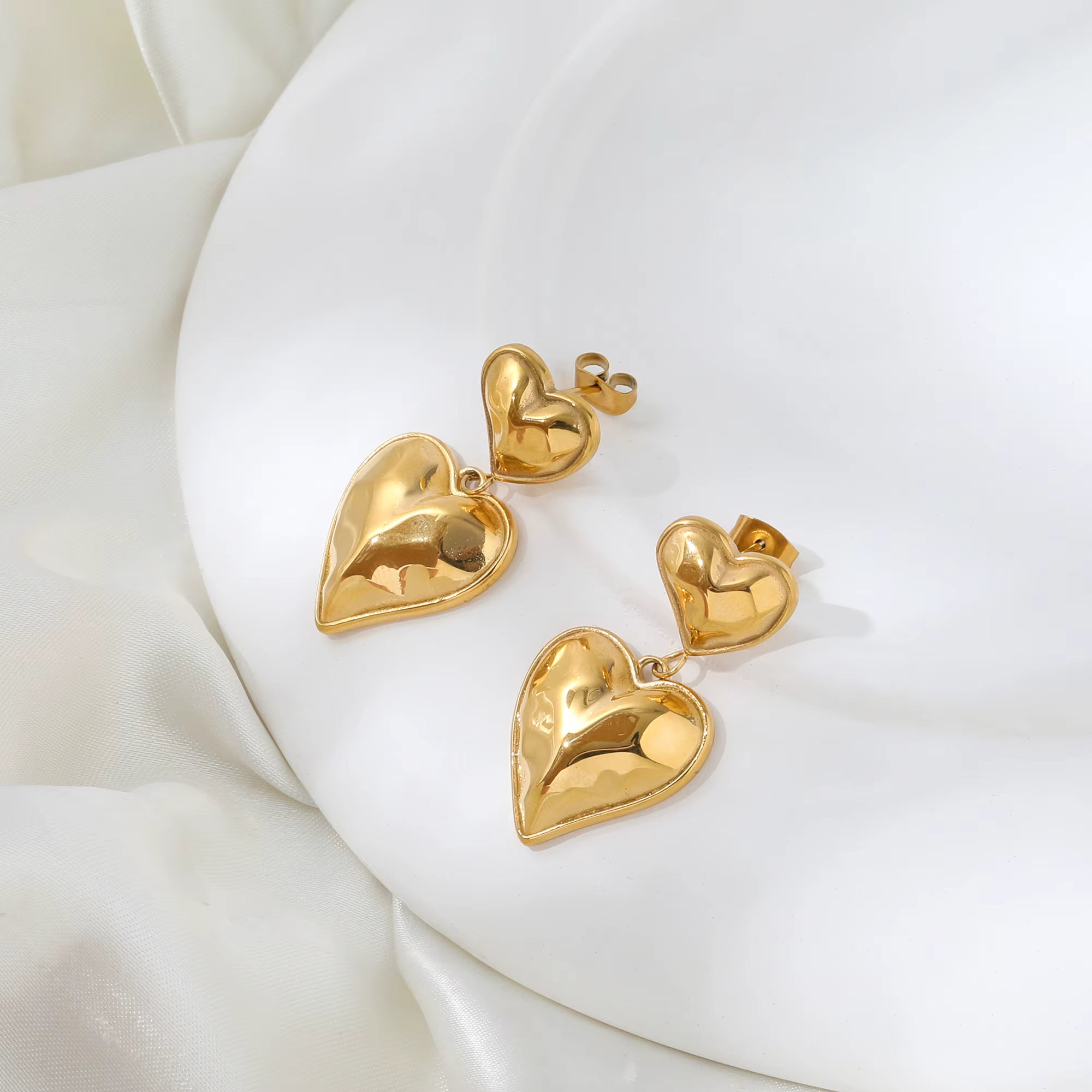 Amore Duo Drops by Lumé Lumé, third alternate product view
