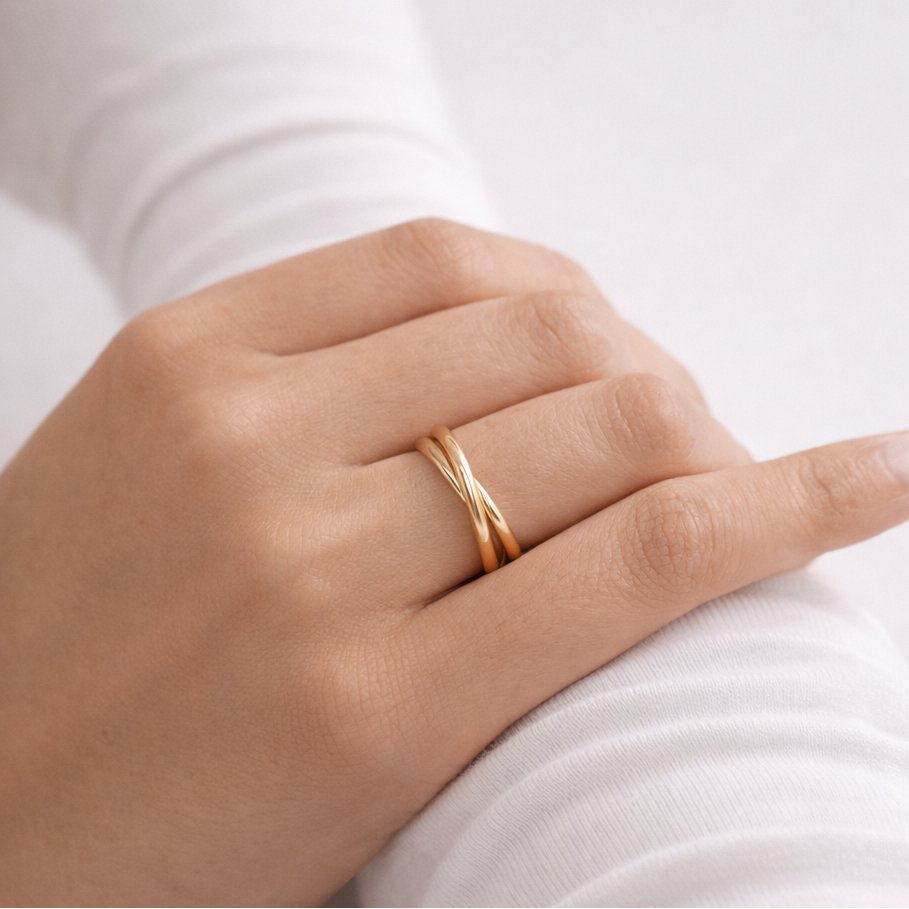 Aureline Duo Ring styled in a second Lumé Lumé lifestyle image