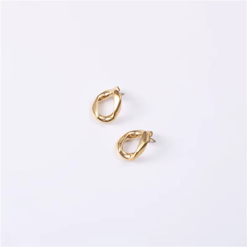 Aurora Hoops gold earring detail by Lumé Lumé