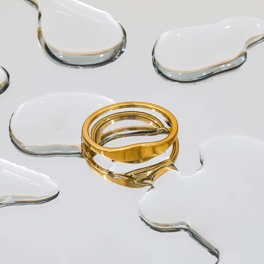Lunara Ring organic gold shape detail by Lumé Lumé