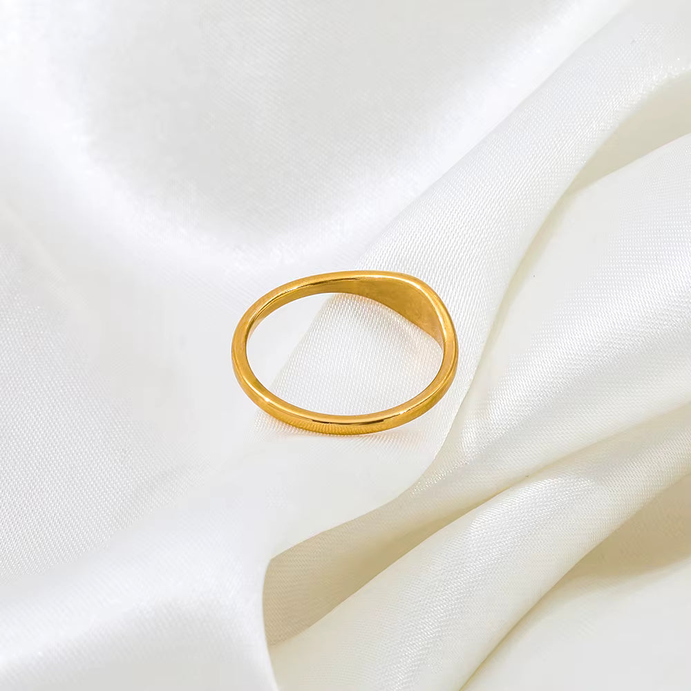 Lunara Ring by Lumé Lumé, alternate product view
