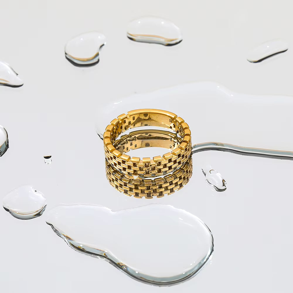 Maëlle Ring woven gold detail by Lumé Lumé