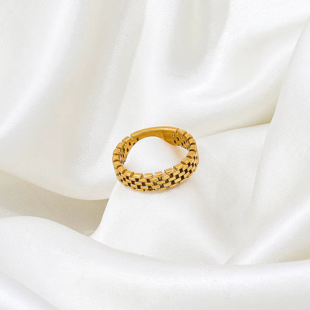 Maëlle Ring by Lumé Lumé, alternate product view