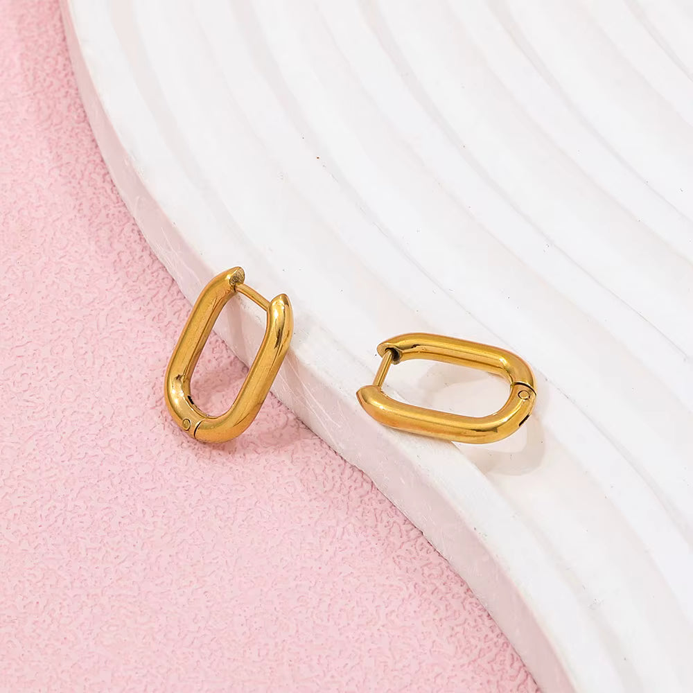 Sloane Rectangle Hoops gold earring detail by Lumé Lumé