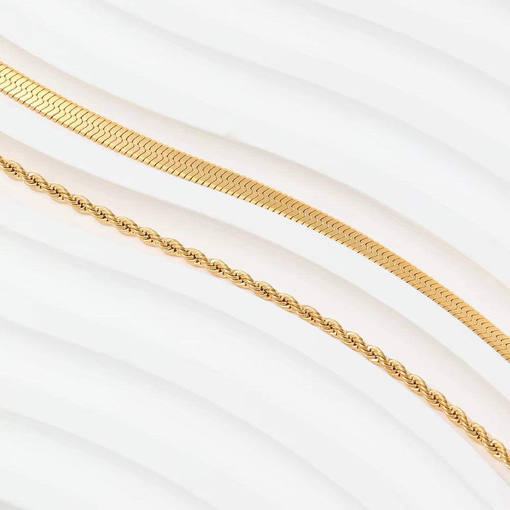 Solene Duo Necklace gold chain detail by Lumé Lumé