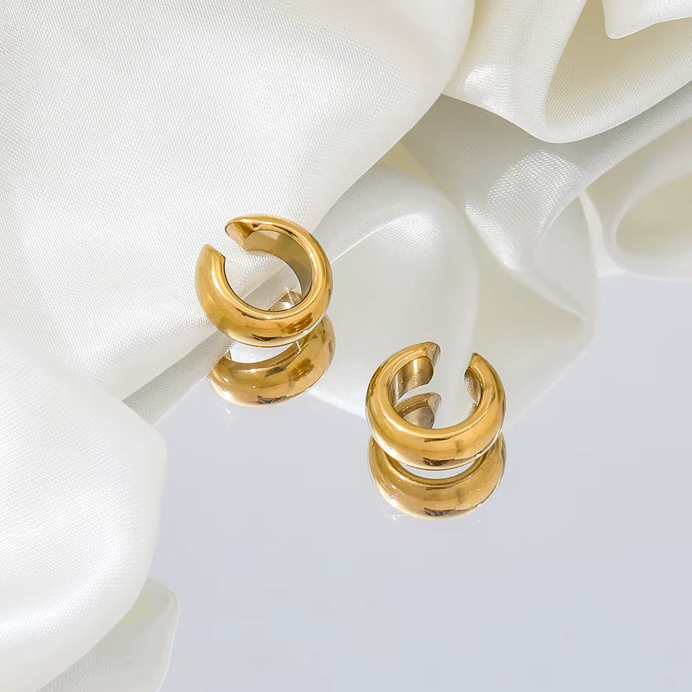 Sorelle Ear Cuff by Lumé Lumé, alternate product view