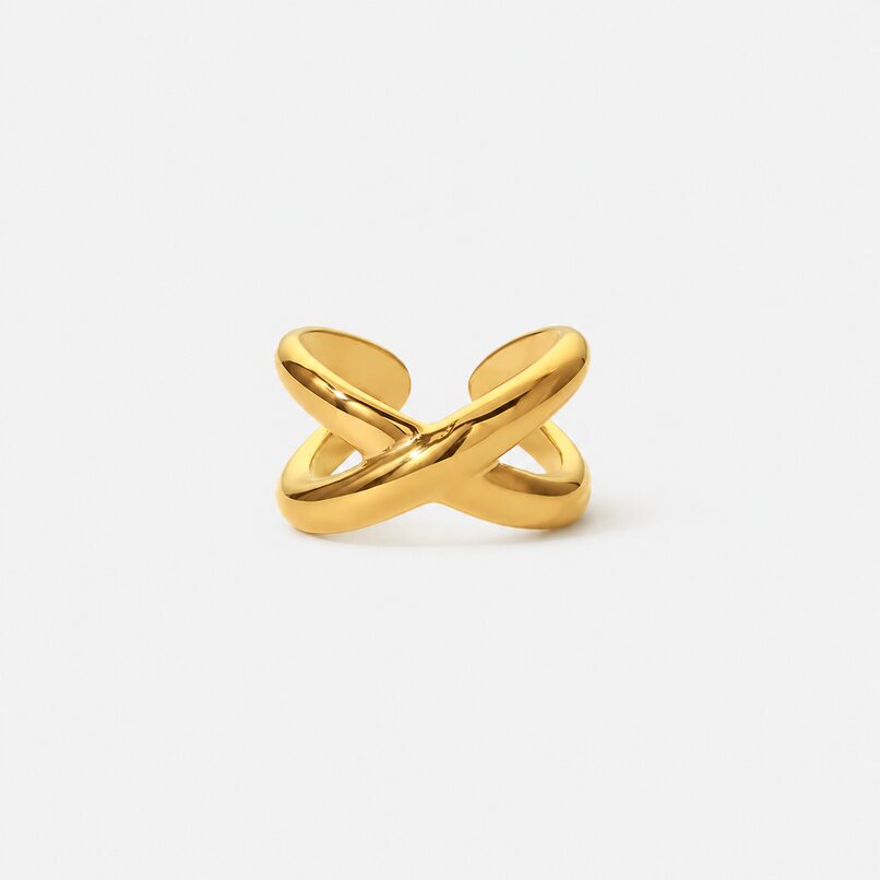 Valora Ring sculptural gold band by Lumé Lumé